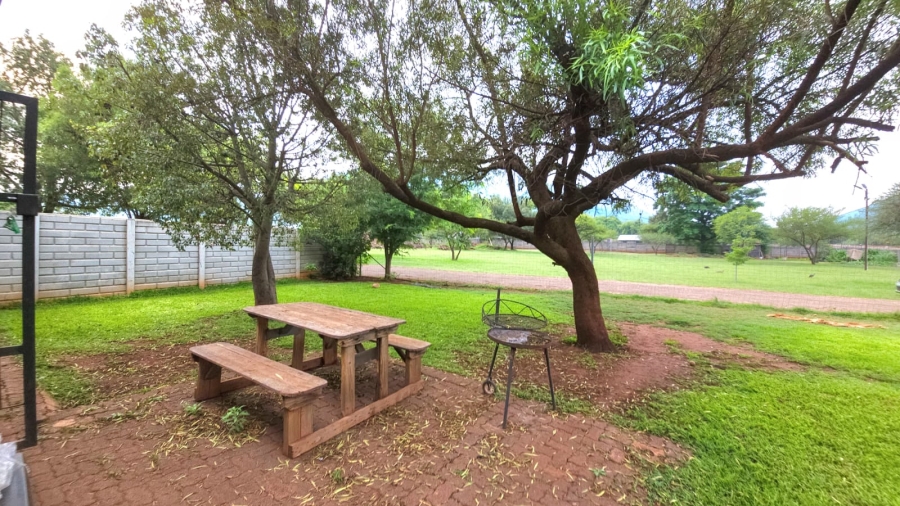 To Let 2 Bedroom Property for Rent in Melodie North West